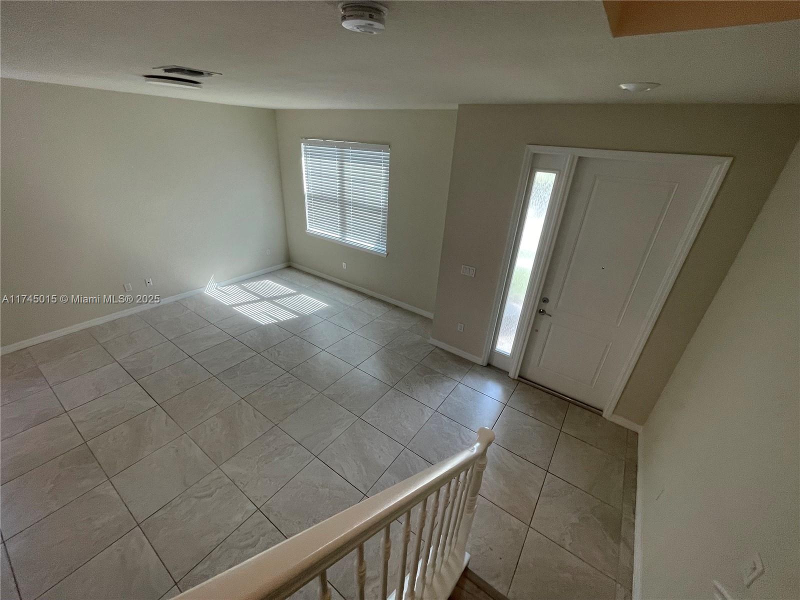 1300 Eucalyptus Dr # 1
