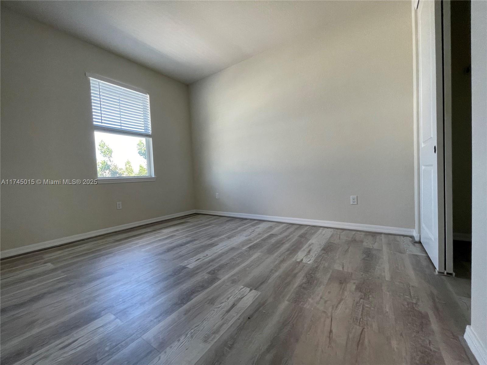 1300 Eucalyptus Dr # 1