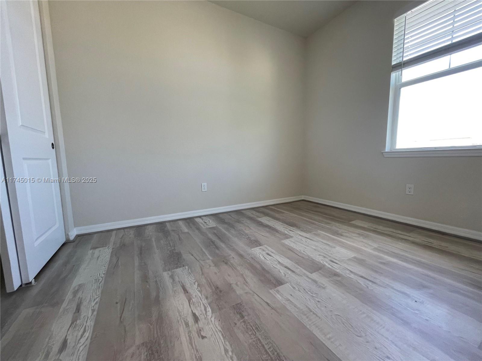 1300 Eucalyptus Dr # 1