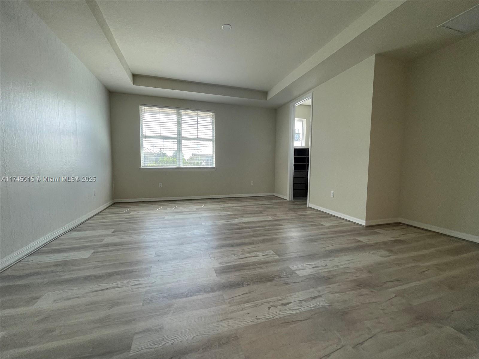 1300 Eucalyptus Dr # 1