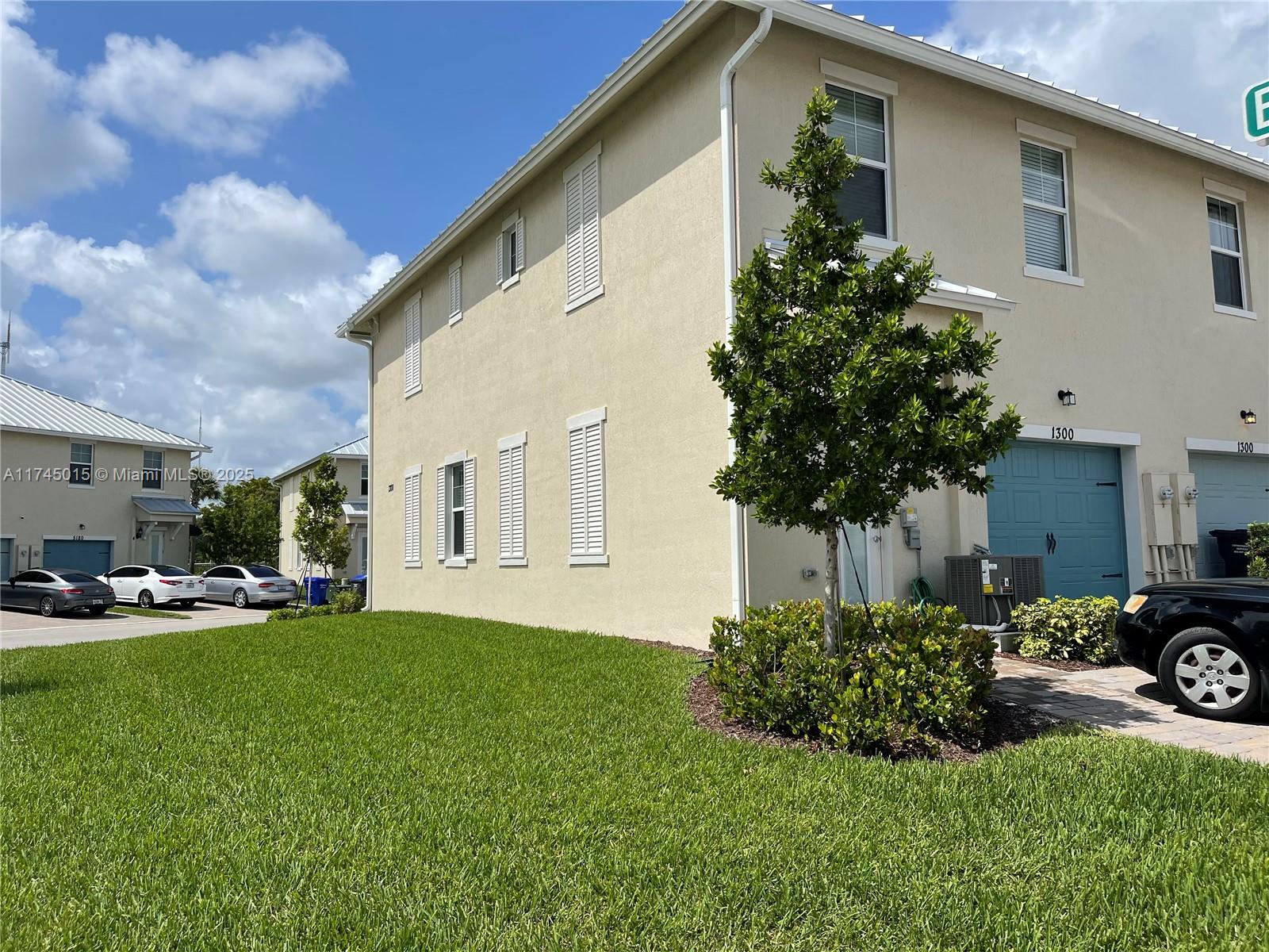 1300 Eucalyptus Dr # 1