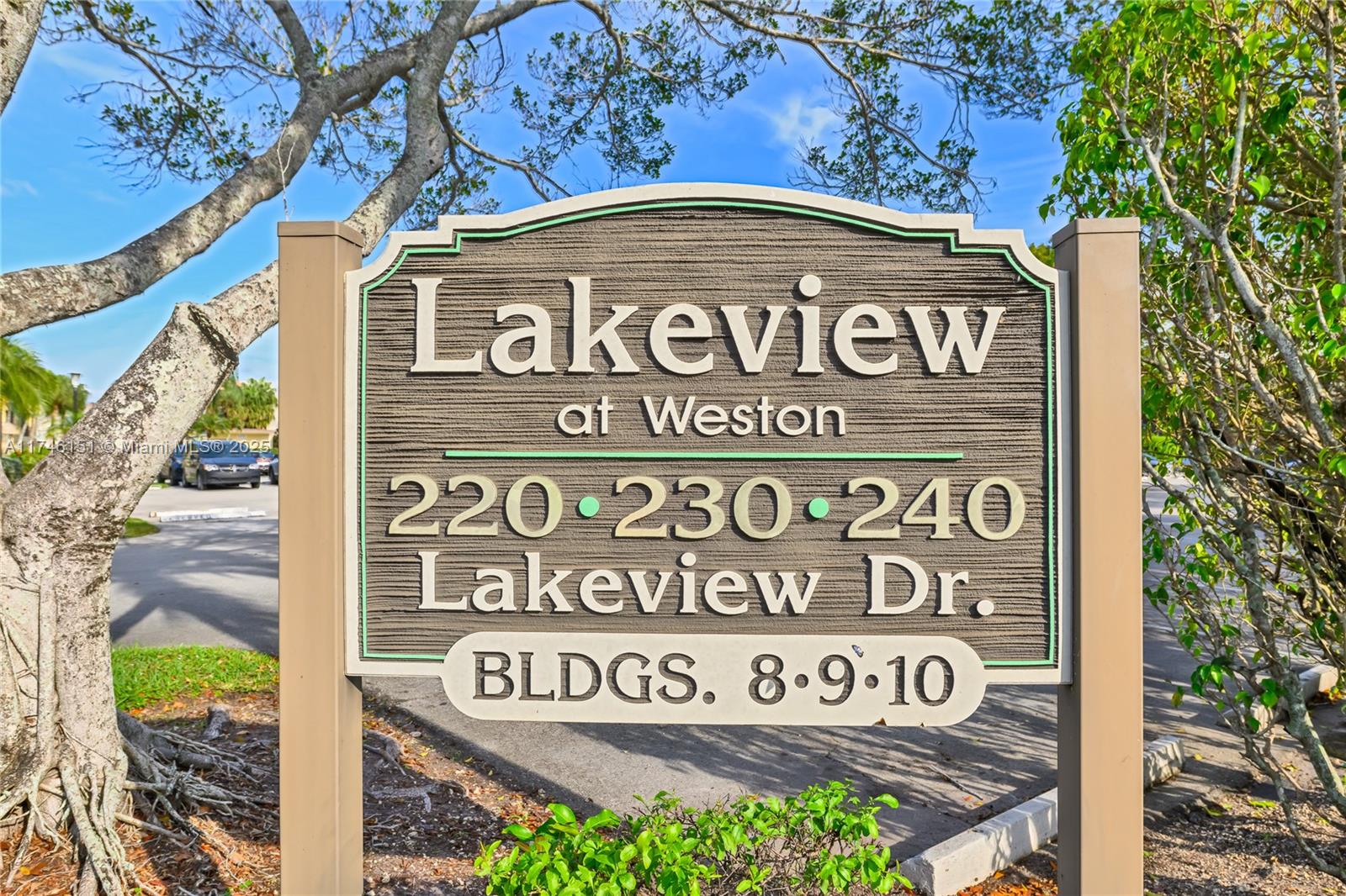 220 Lakeview Dr # 113