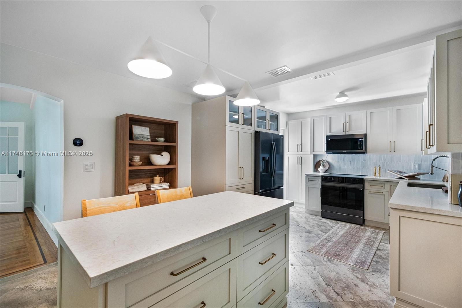 725 NE 72nd Ter