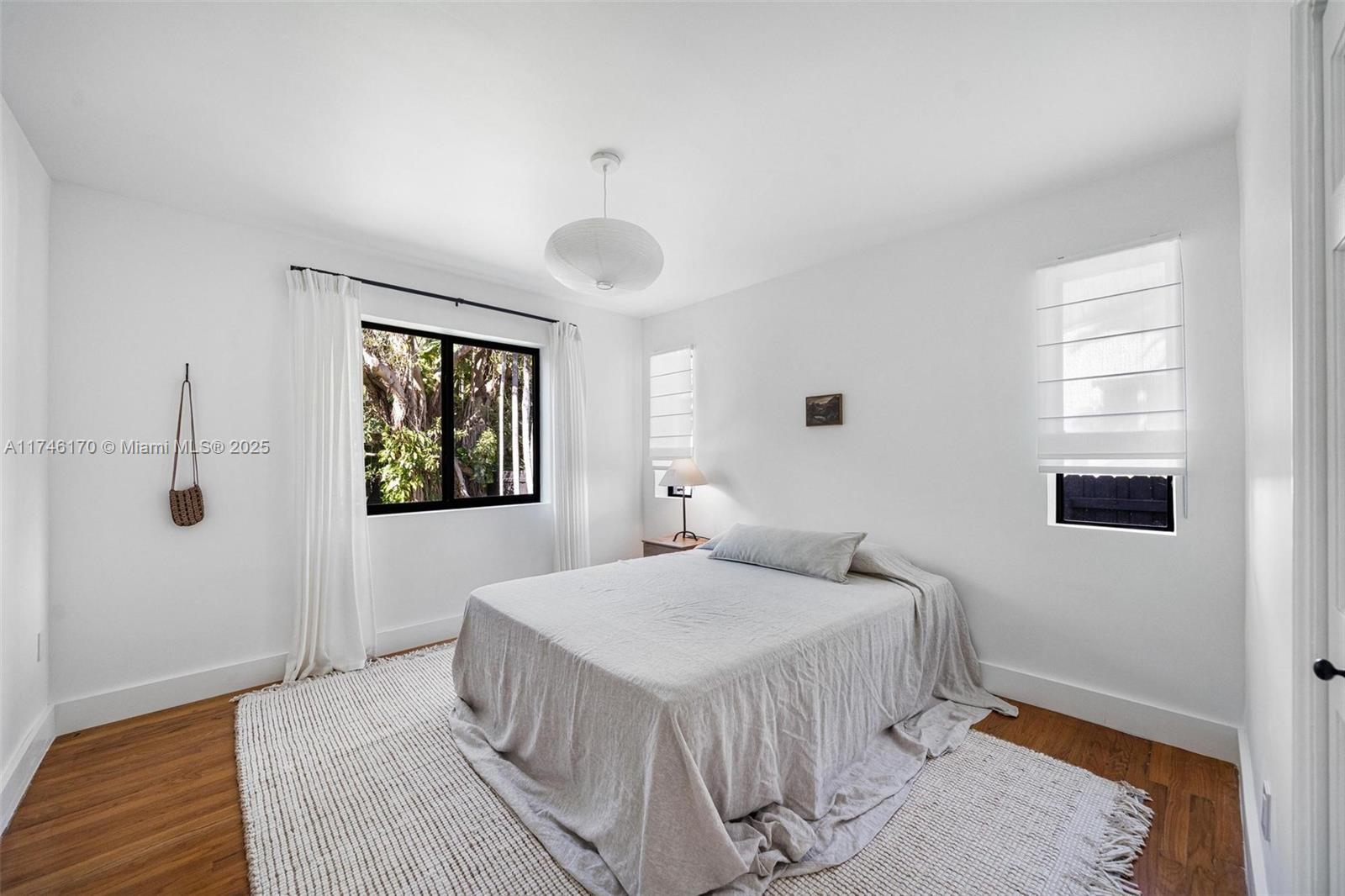 725 NE 72nd Ter
