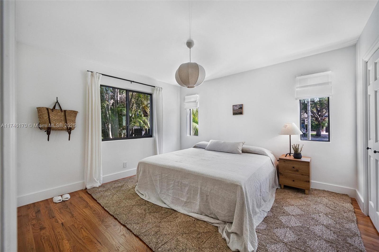 725 NE 72nd Ter