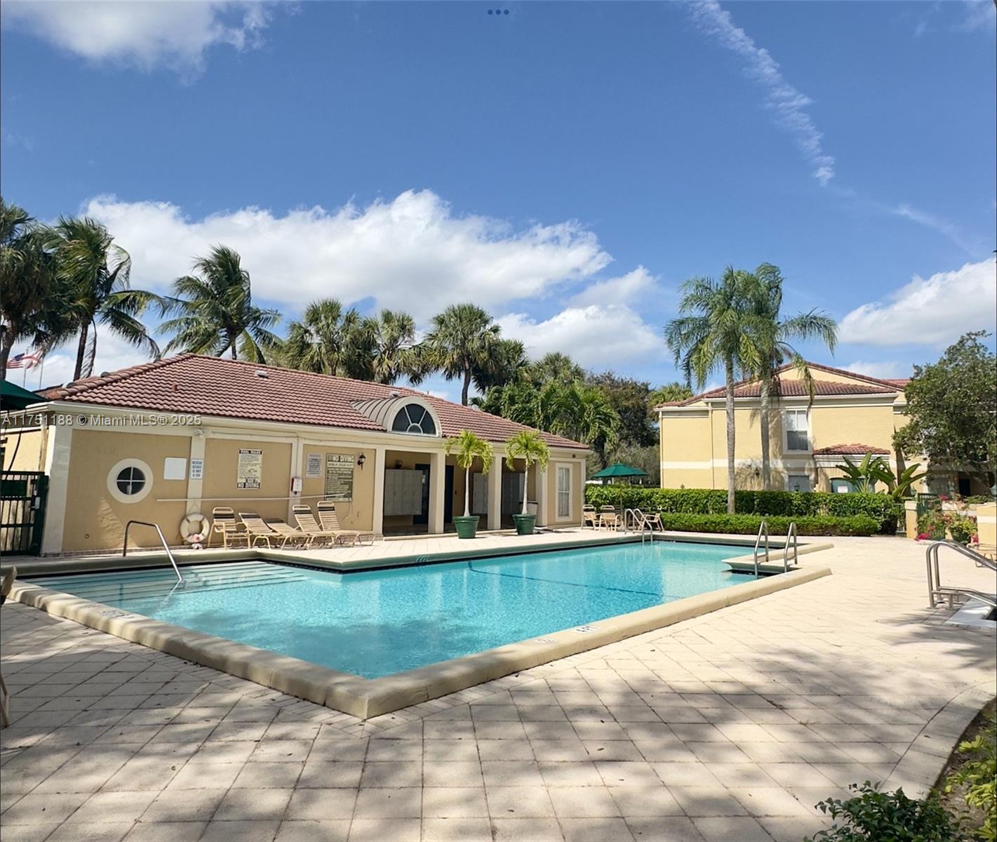 755 Riverside Dr # 1323
