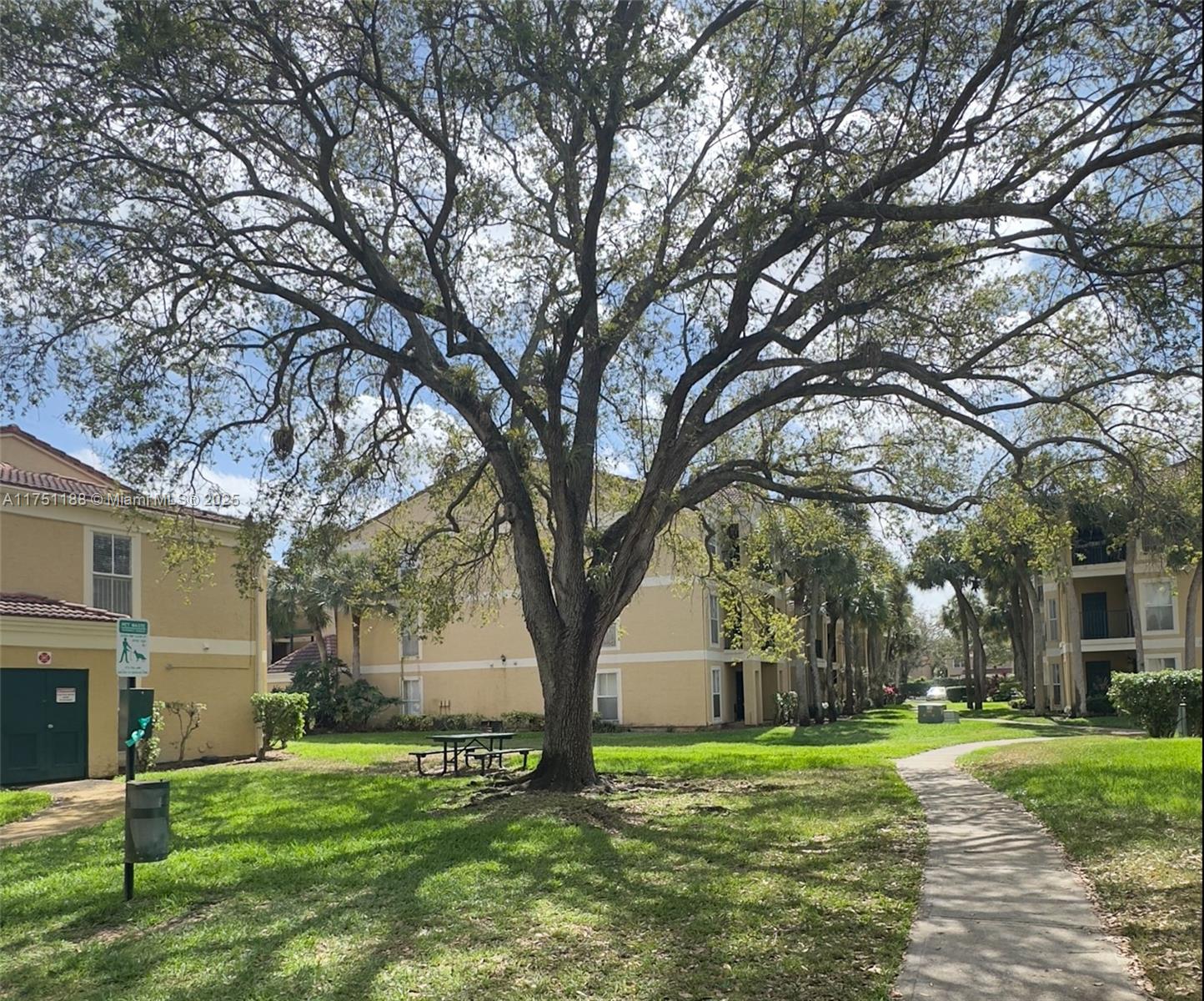 755 Riverside Dr # 1323