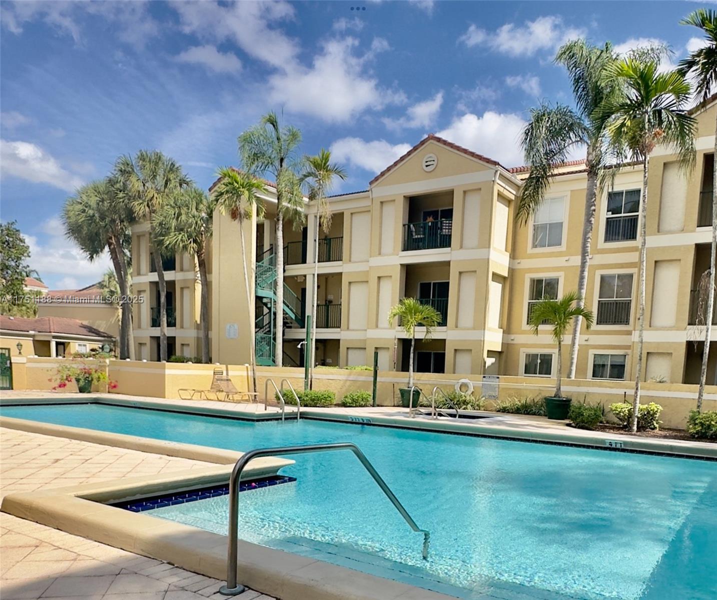 755 Riverside Dr # 1323