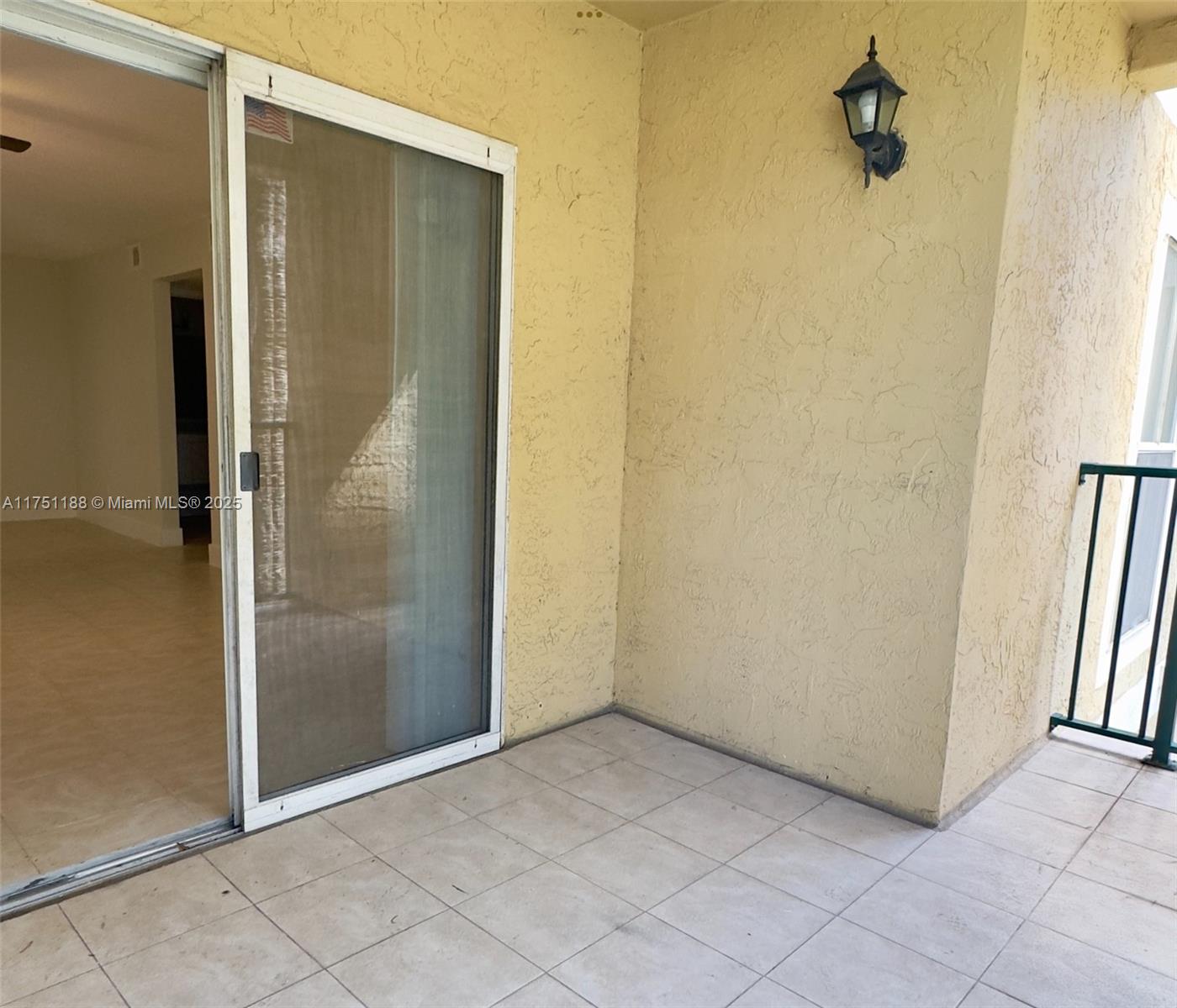 755 Riverside Dr # 1323