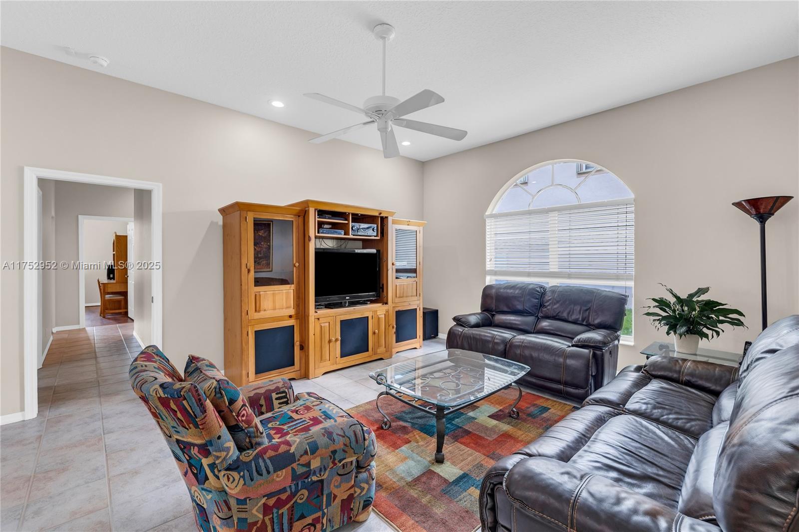 6922 E Mariposa Cir E