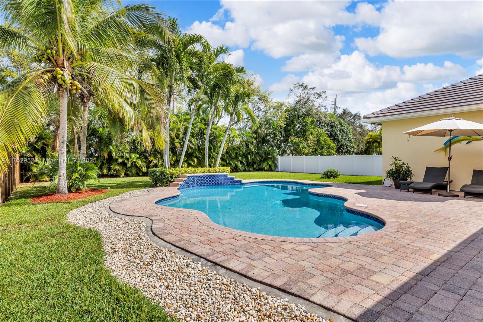 6922 E Mariposa Cir E