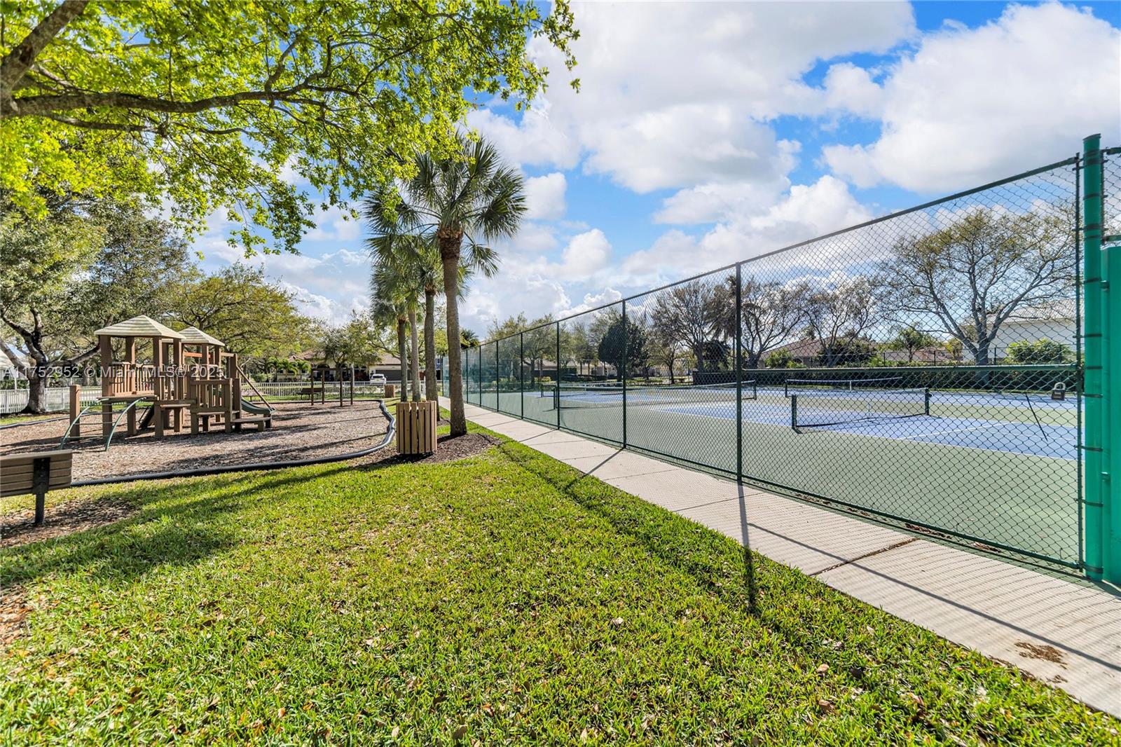6922 E Mariposa Cir E