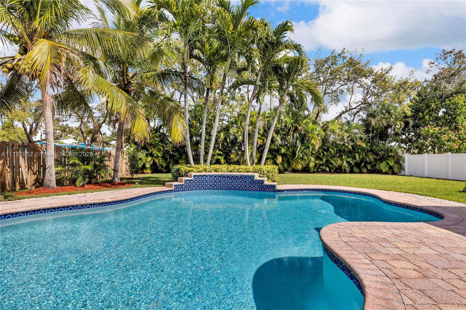 6922 E Mariposa Cir E