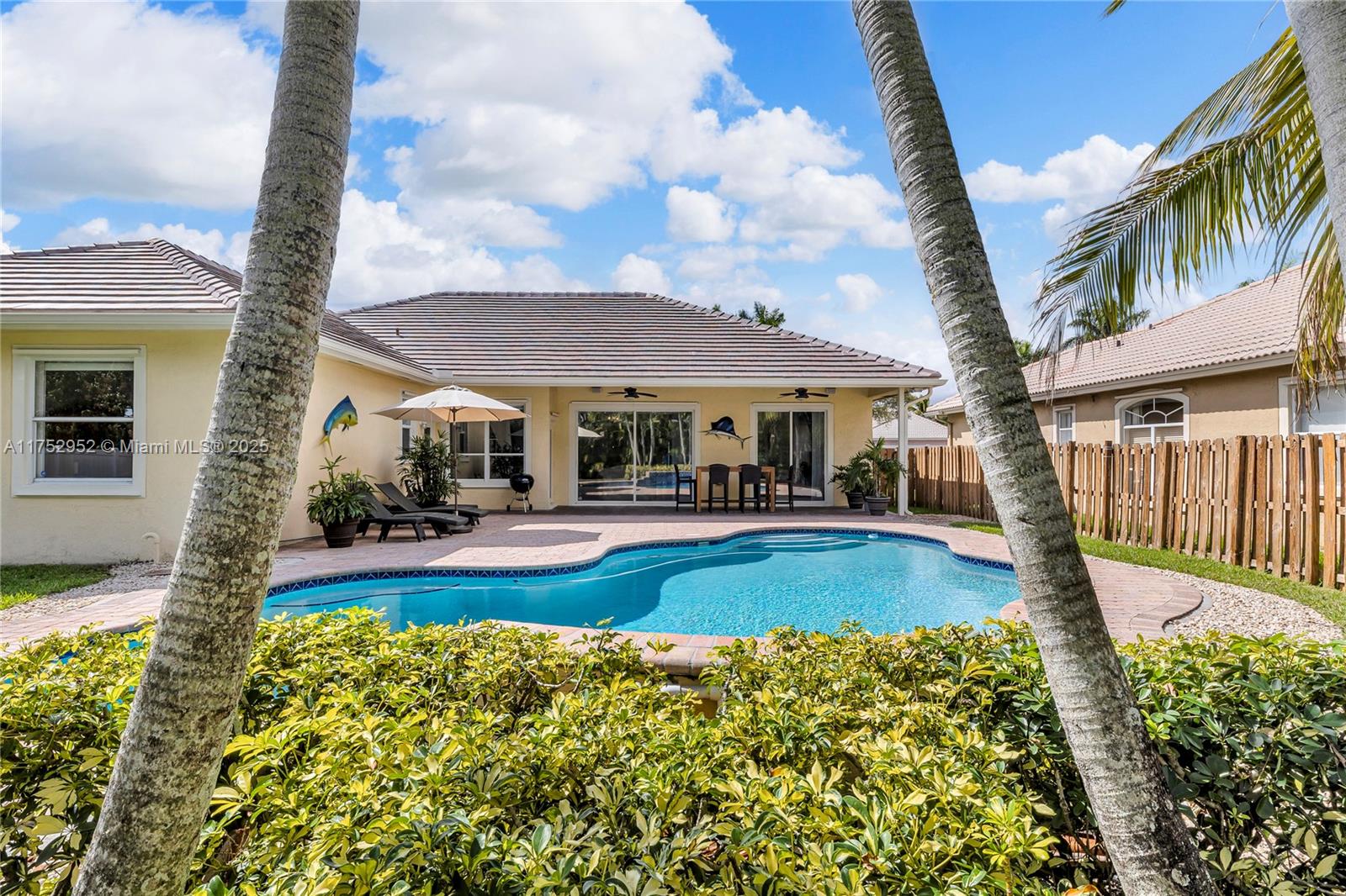 6922 E Mariposa Cir E