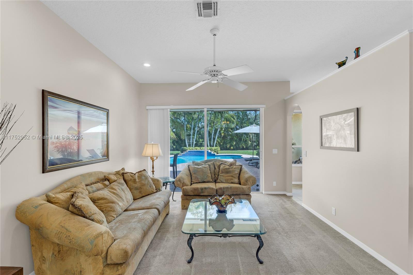 6922 E Mariposa Cir E