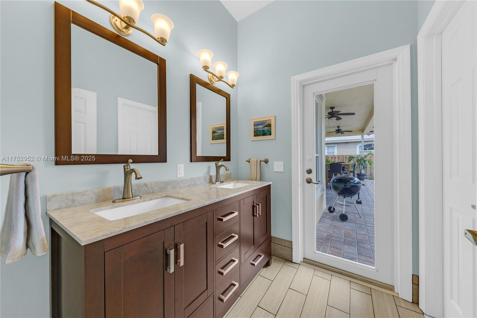 6922 E Mariposa Cir E