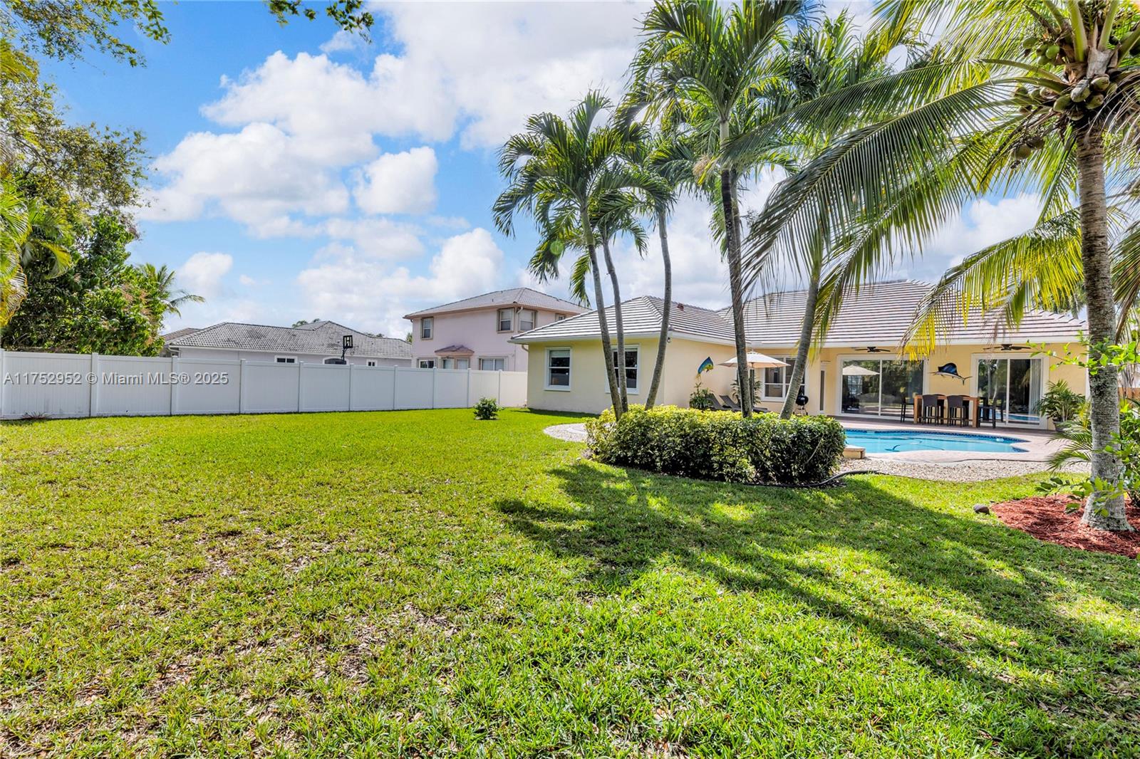 6922 E Mariposa Cir E