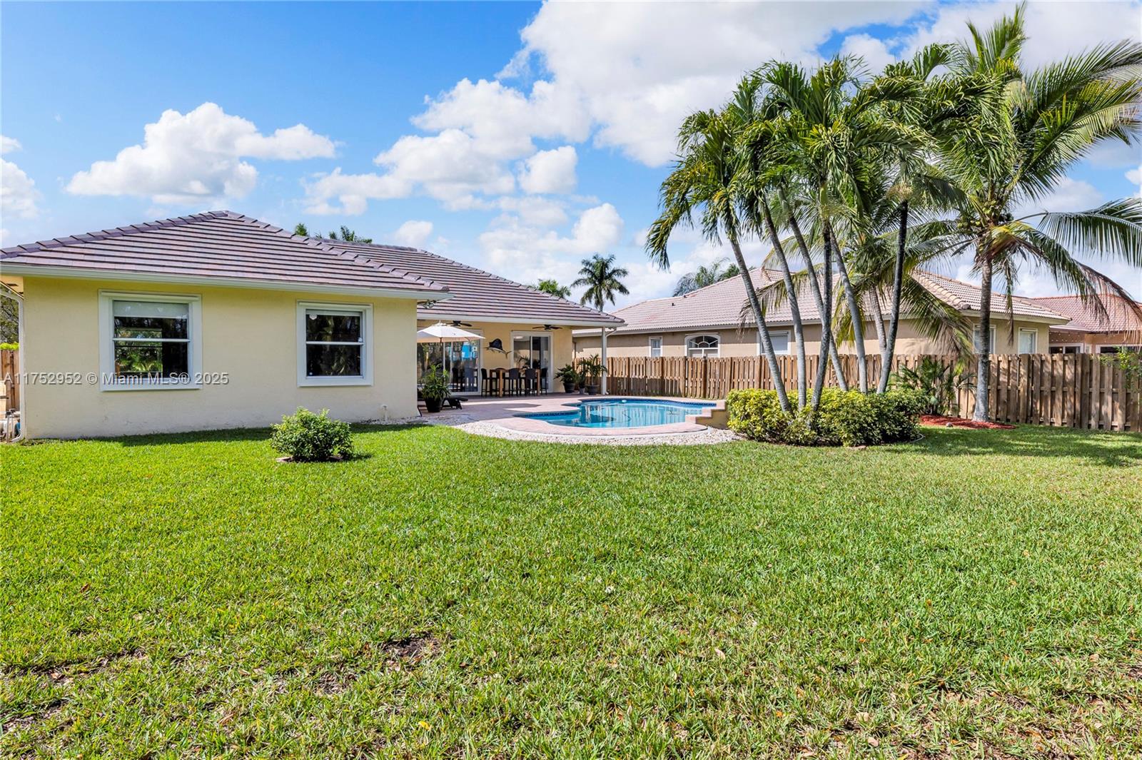 6922 E Mariposa Cir E
