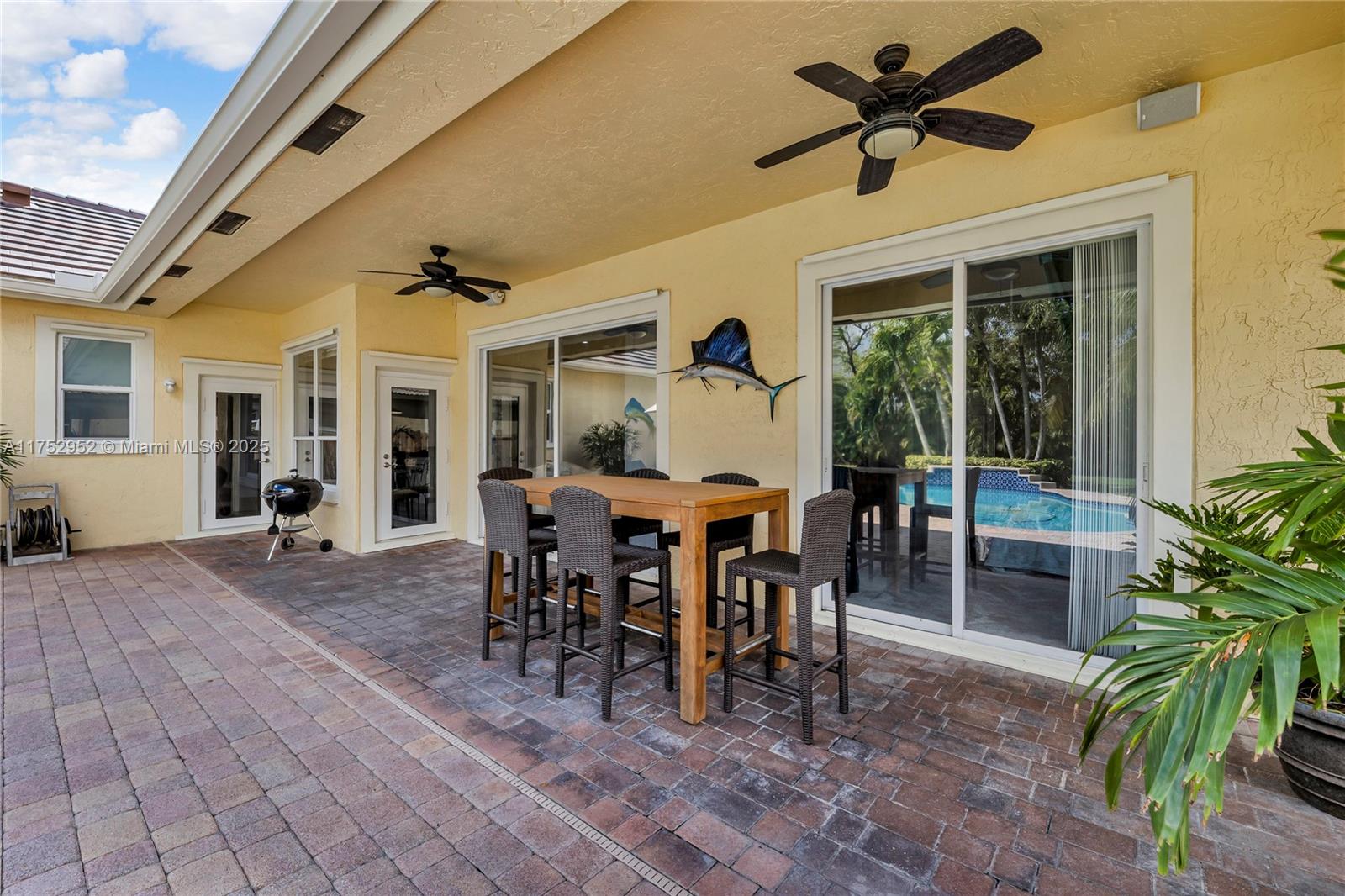 6922 E Mariposa Cir E