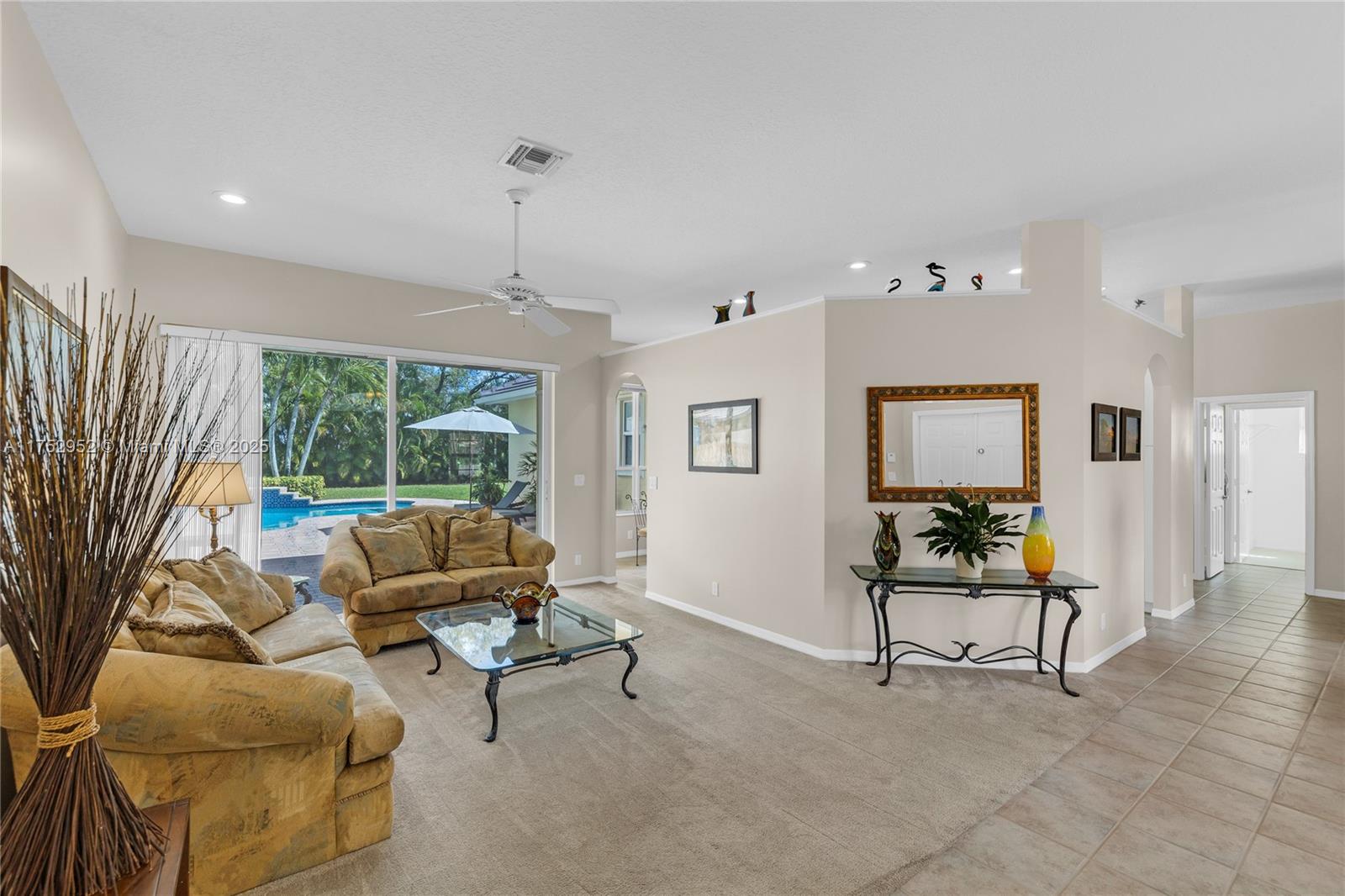 6922 E Mariposa Cir E