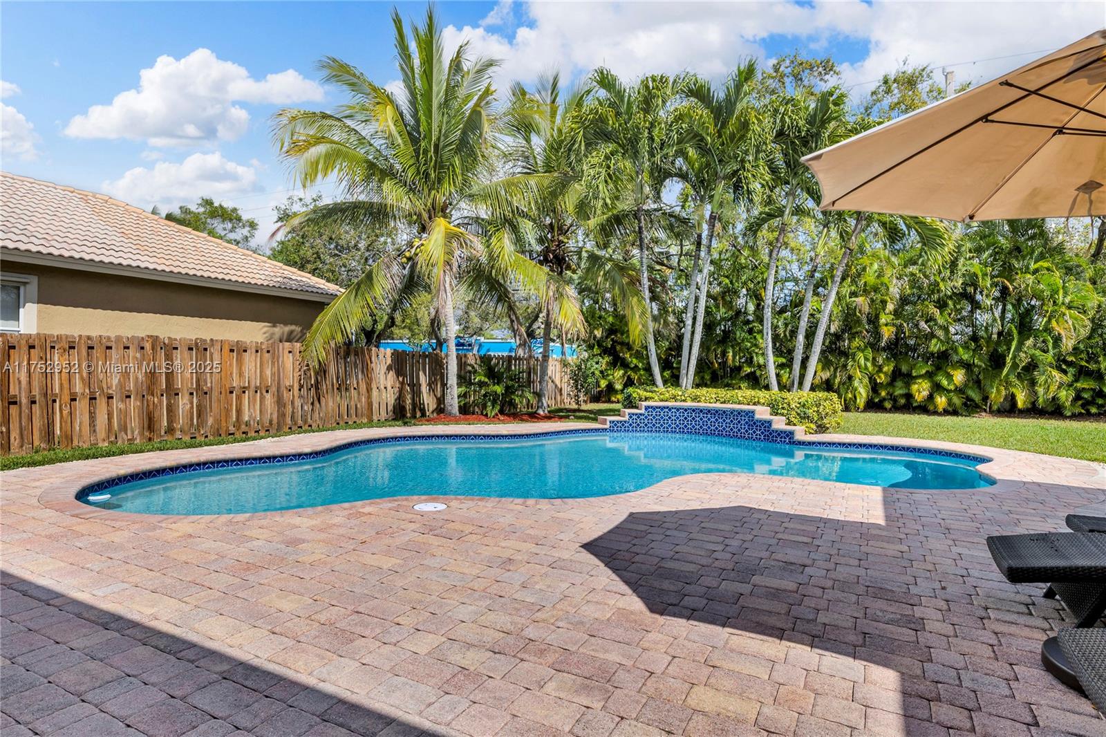 6922 E Mariposa Cir E