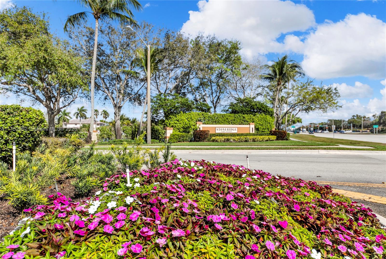 6922 E Mariposa Cir E