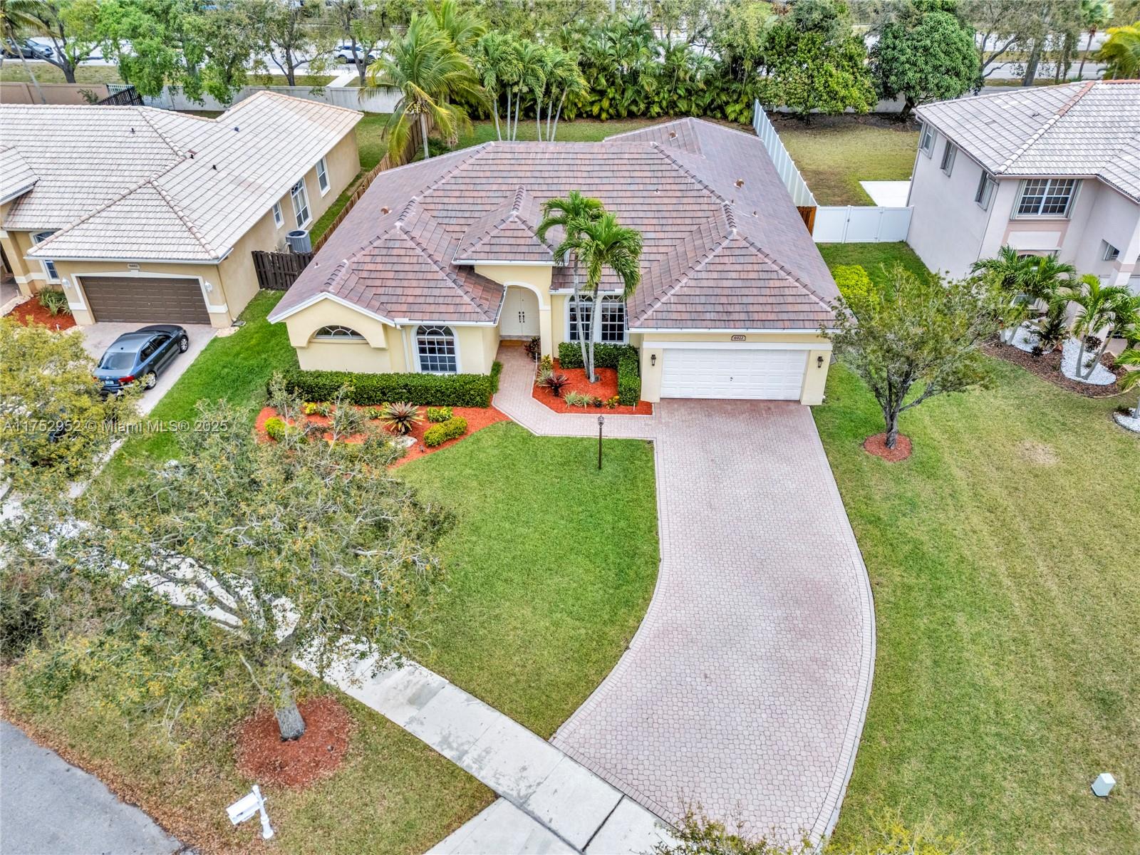 6922 E Mariposa Cir E