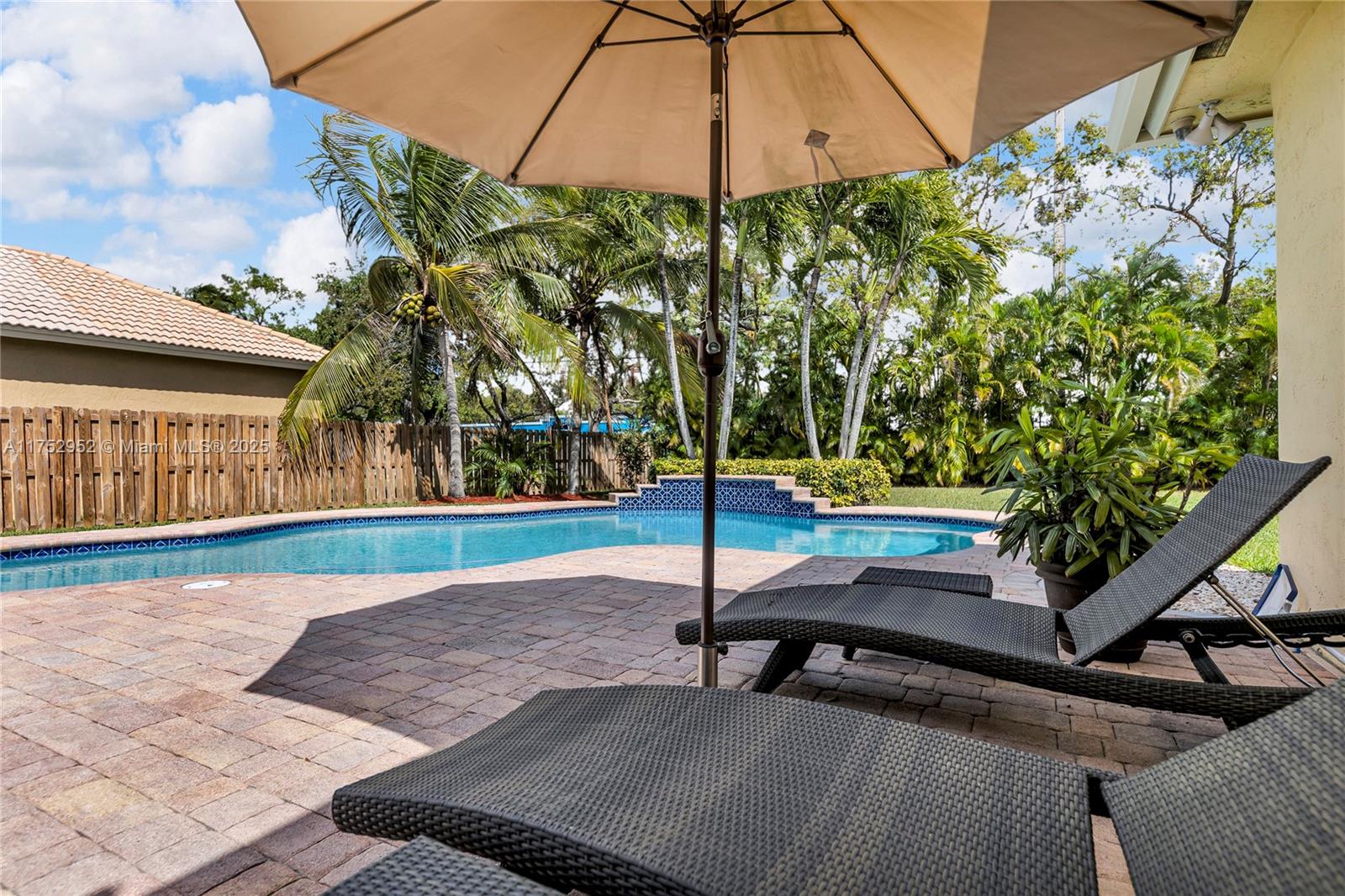 6922 E Mariposa Cir E