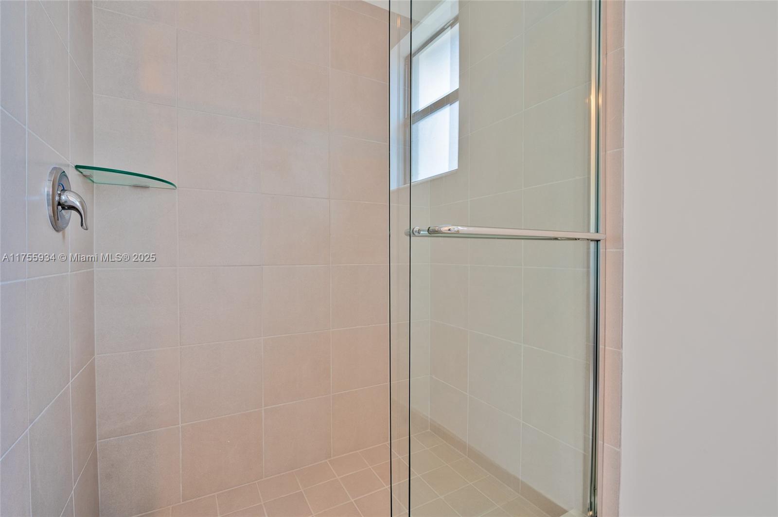 523 SW 19th Ter