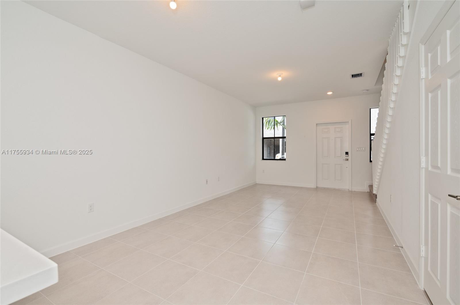 523 SW 19th Ter