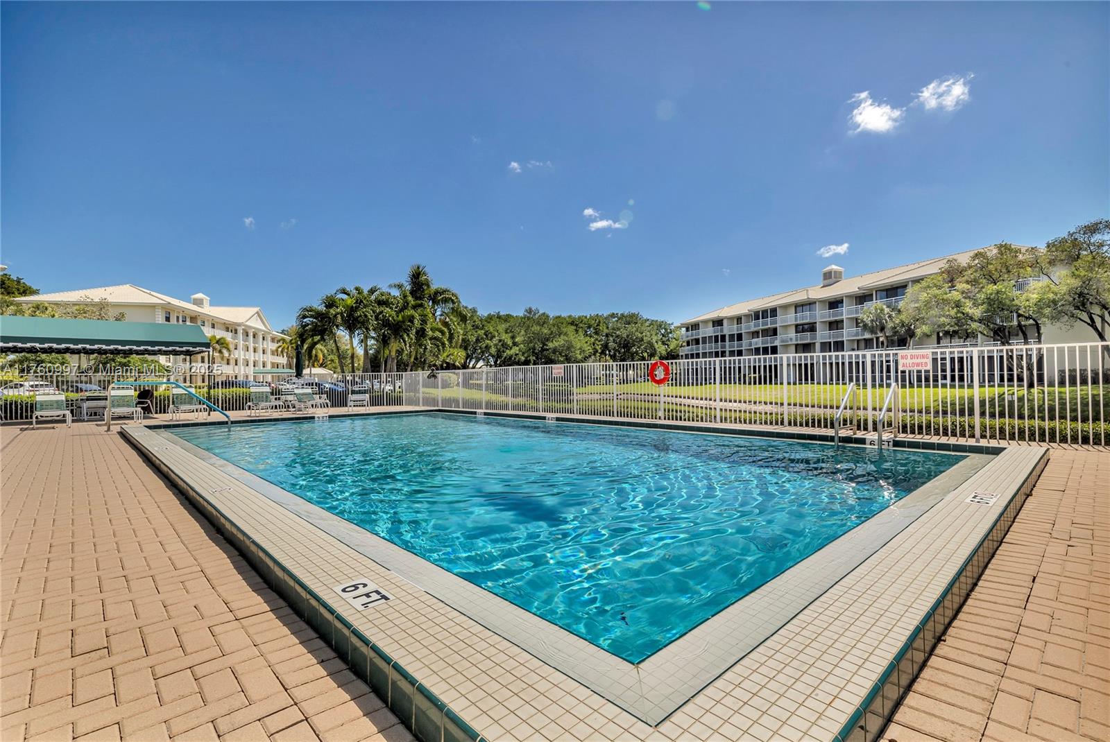 6025 Balboa Cir # 204