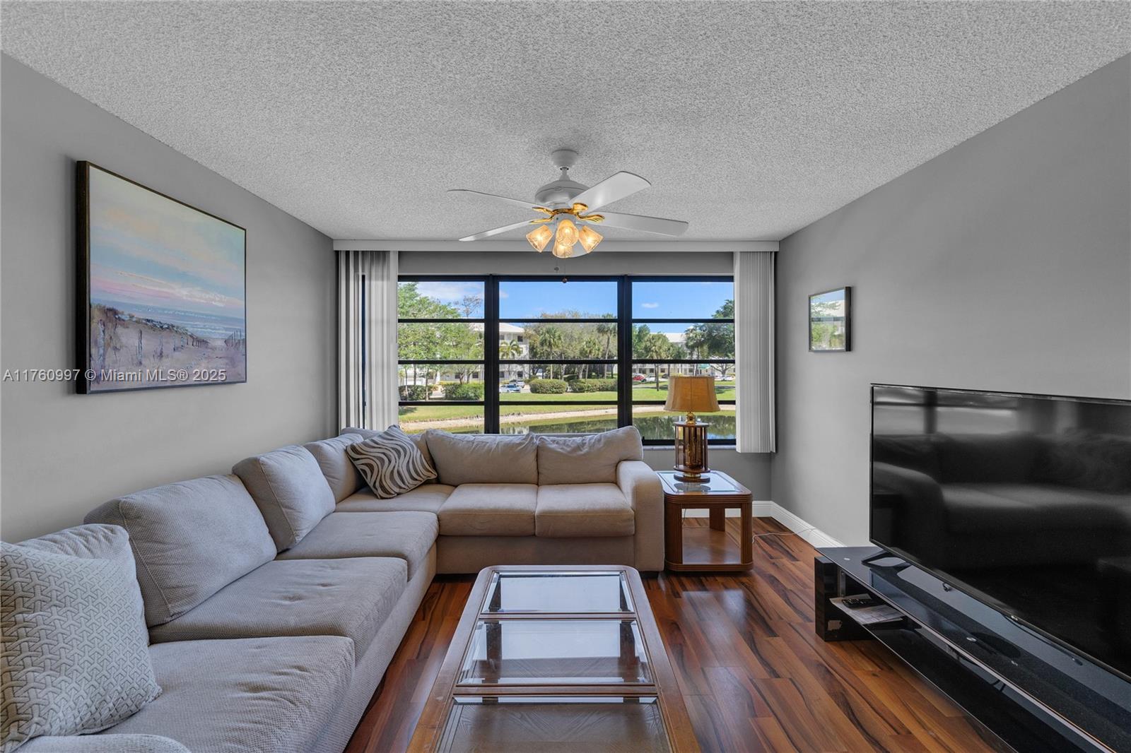 6025 Balboa Cir # 204