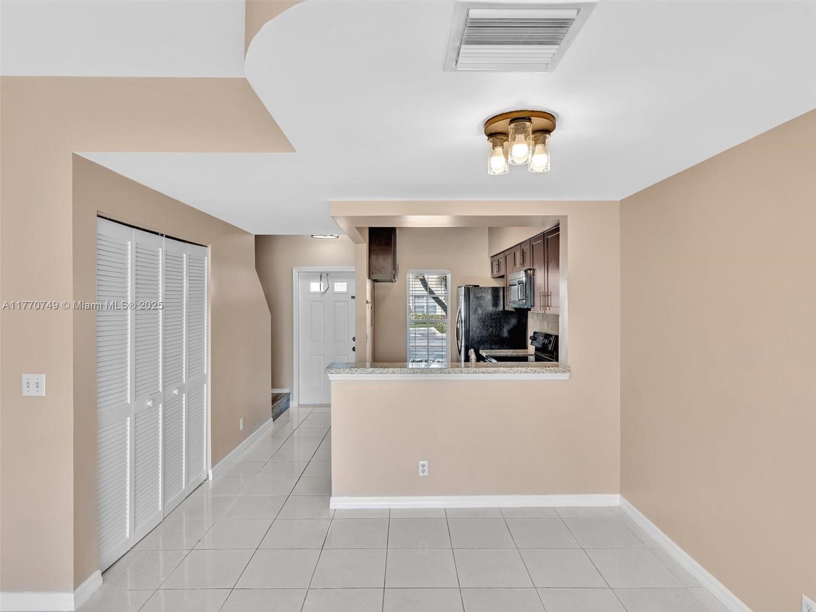 12 Simonton Cir # 12