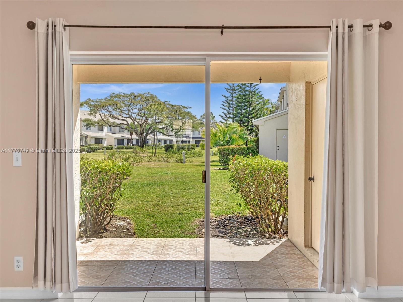 12 Simonton Cir # 12