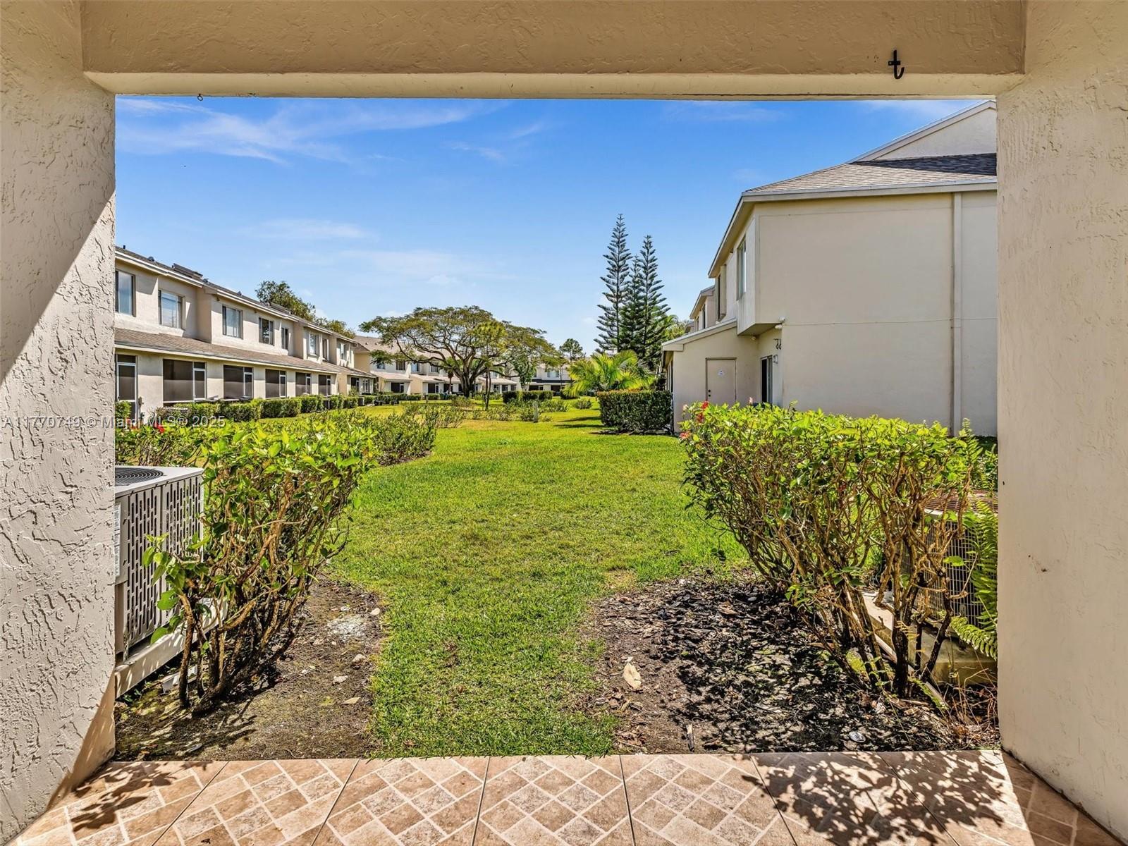 12 Simonton Cir # 12