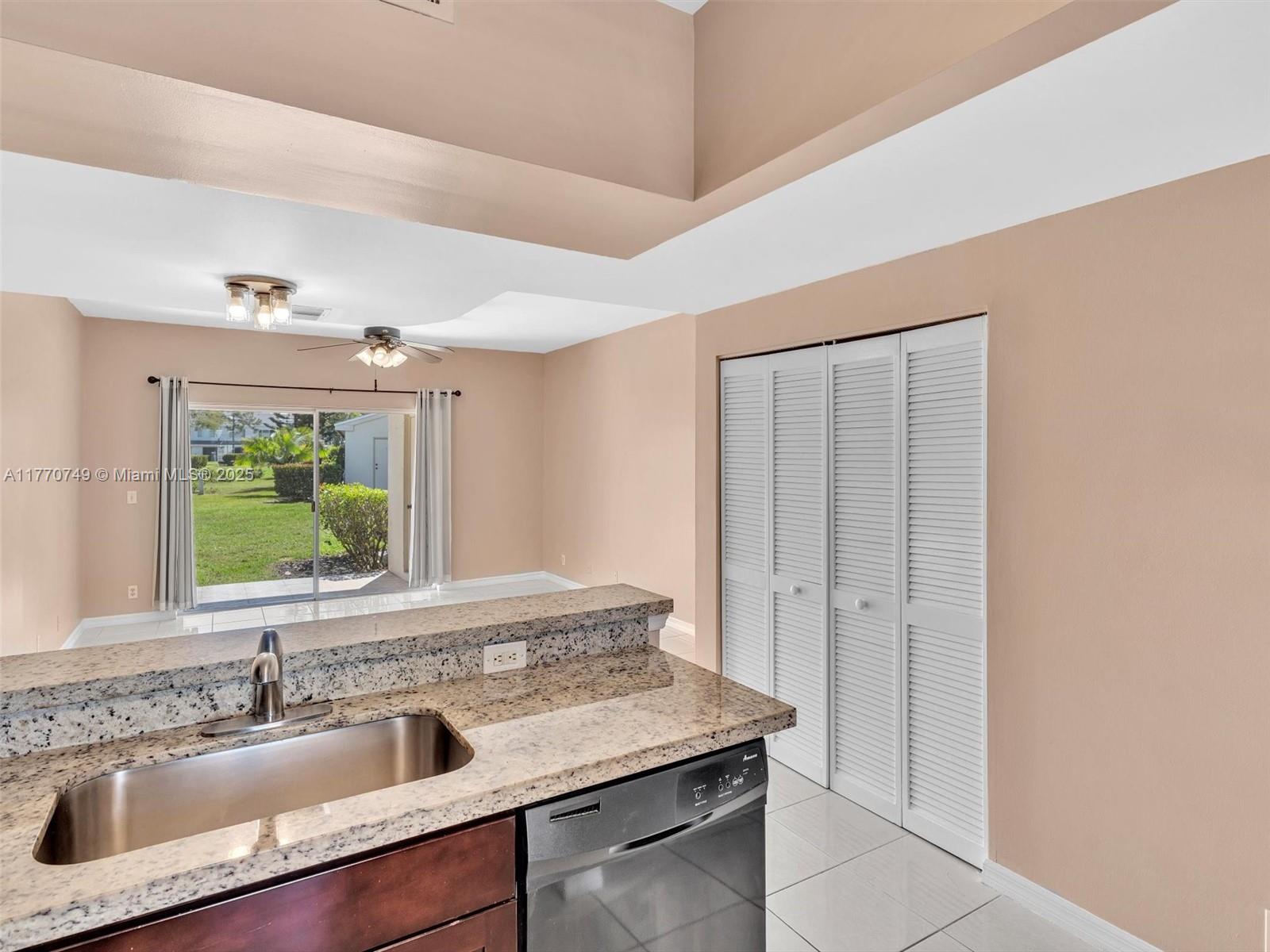 12 Simonton Cir # 12