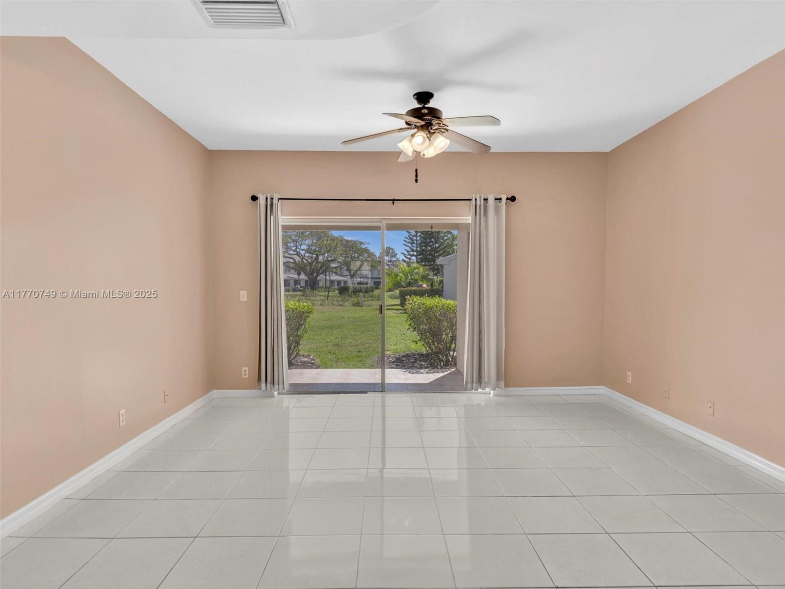 12 Simonton Cir # 12
