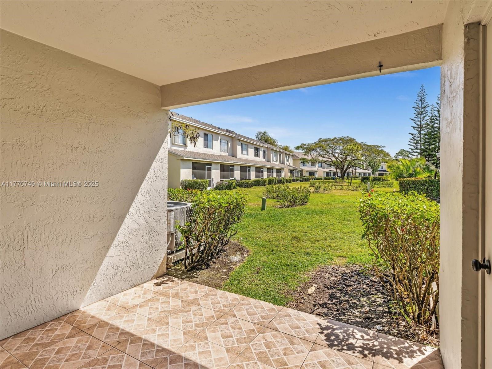 12 Simonton Cir # 12