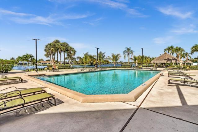 12 Simonton Cir # 12