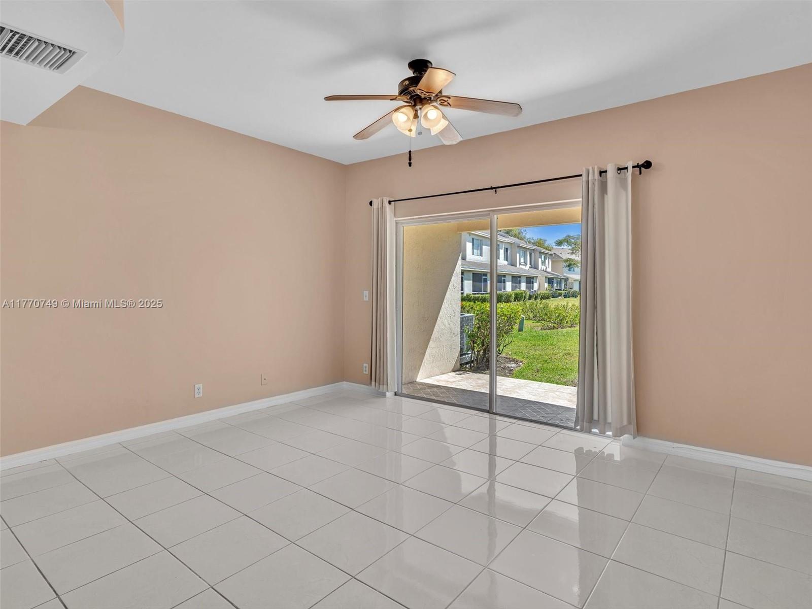 12 Simonton Cir # 12