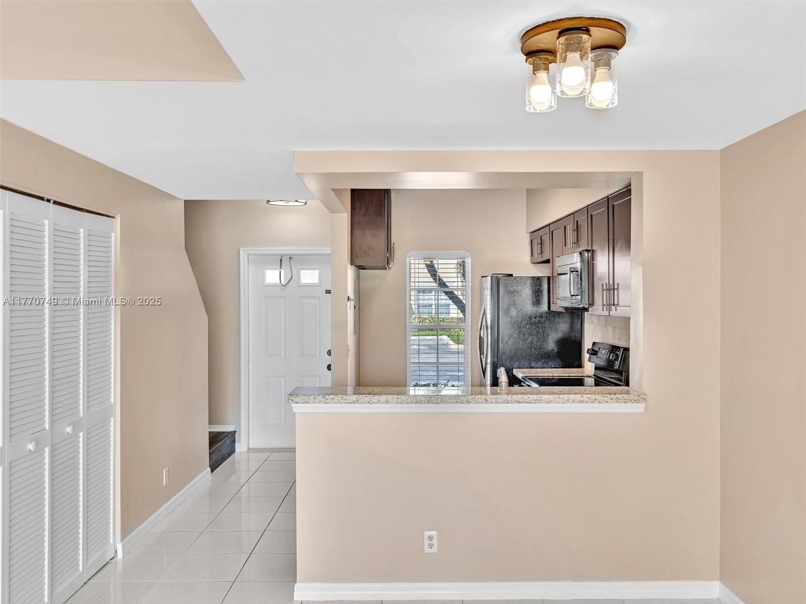 12 Simonton Cir # 12