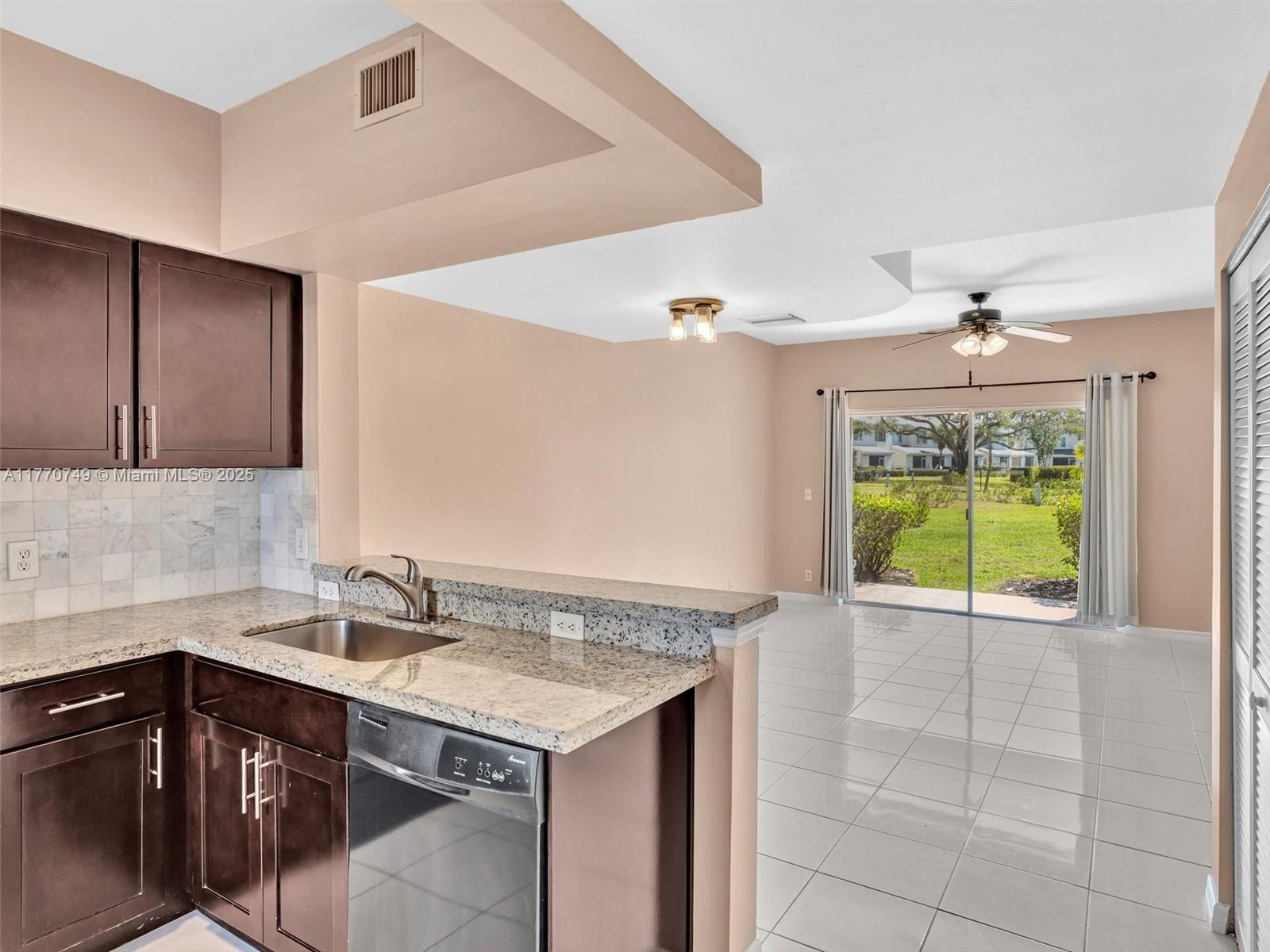 12 Simonton Cir # 12
