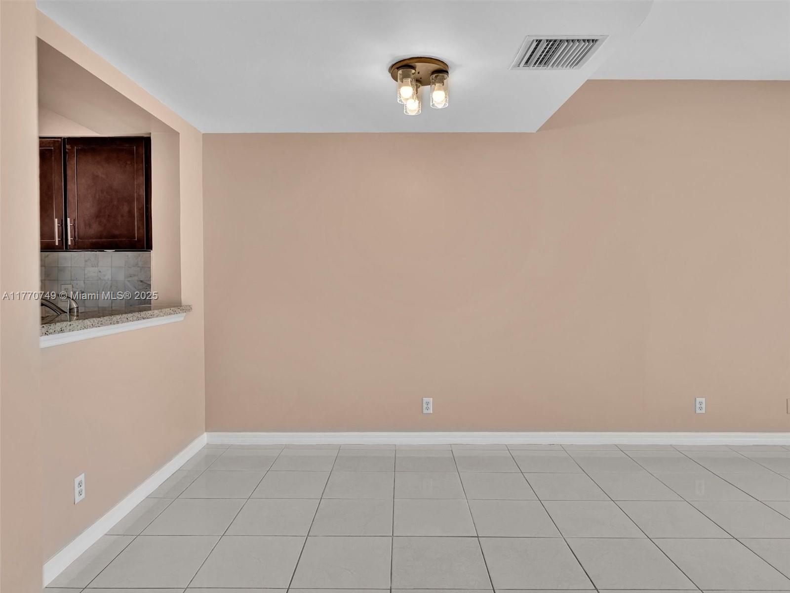 12 Simonton Cir # 12
