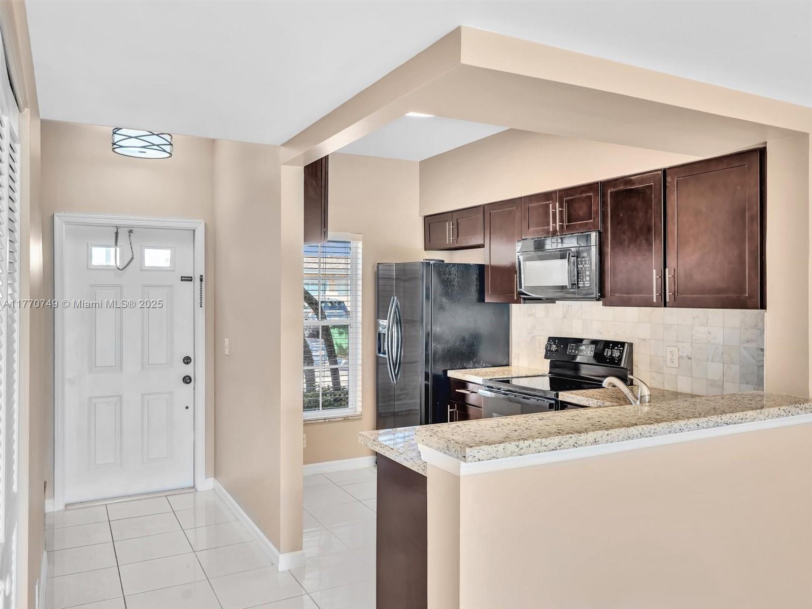 12 Simonton Cir # 12