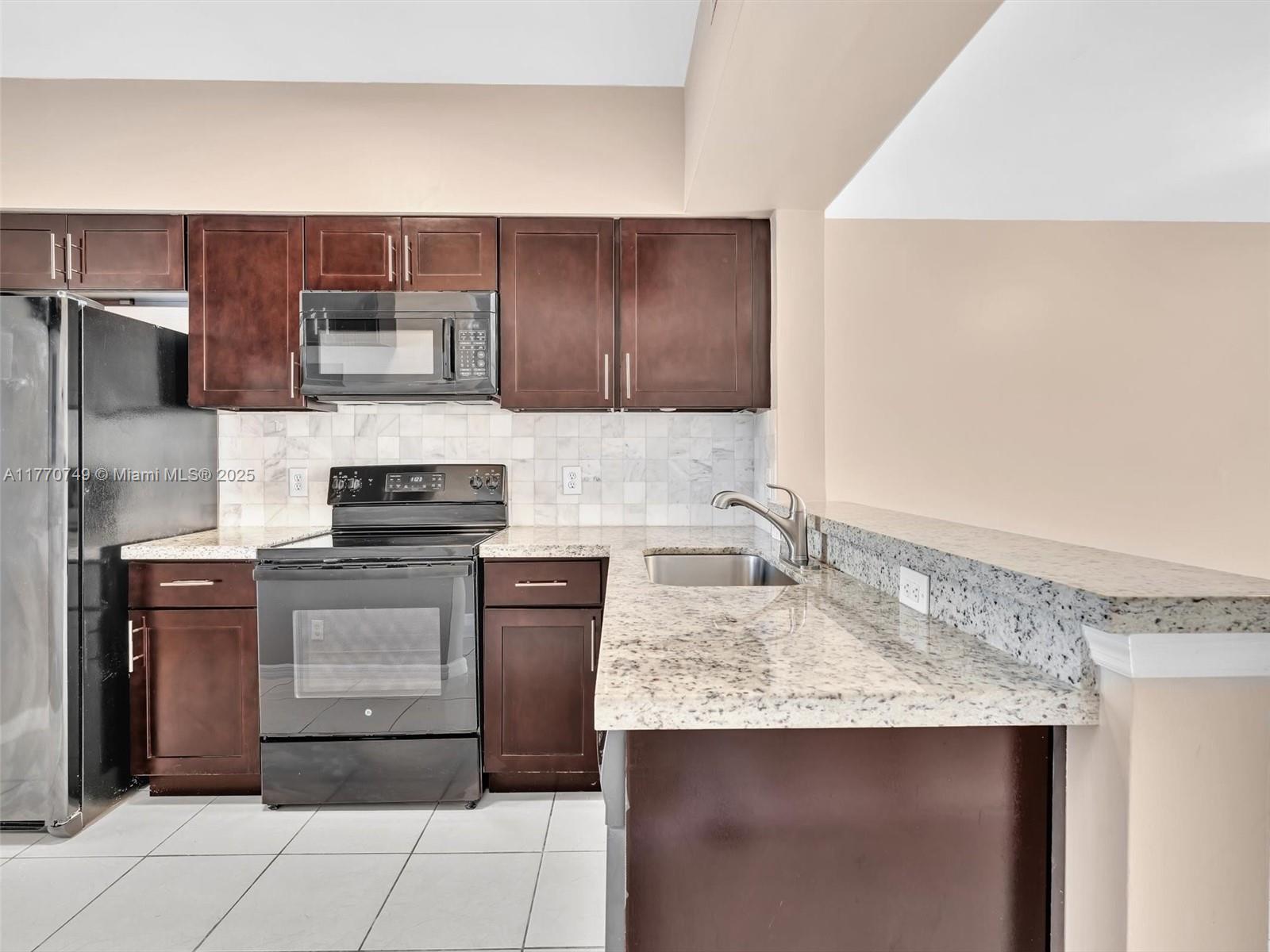 12 Simonton Cir # 12