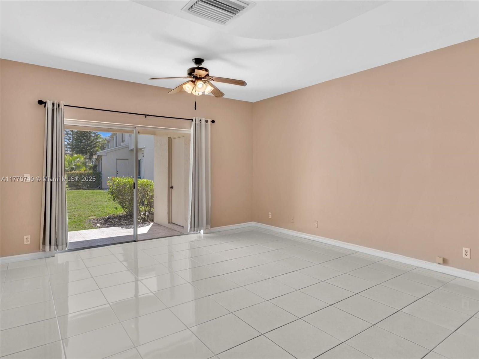 12 Simonton Cir # 12