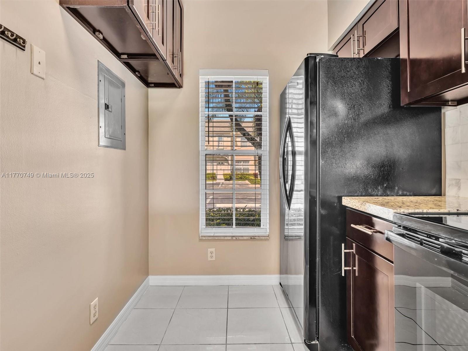 12 Simonton Cir # 12
