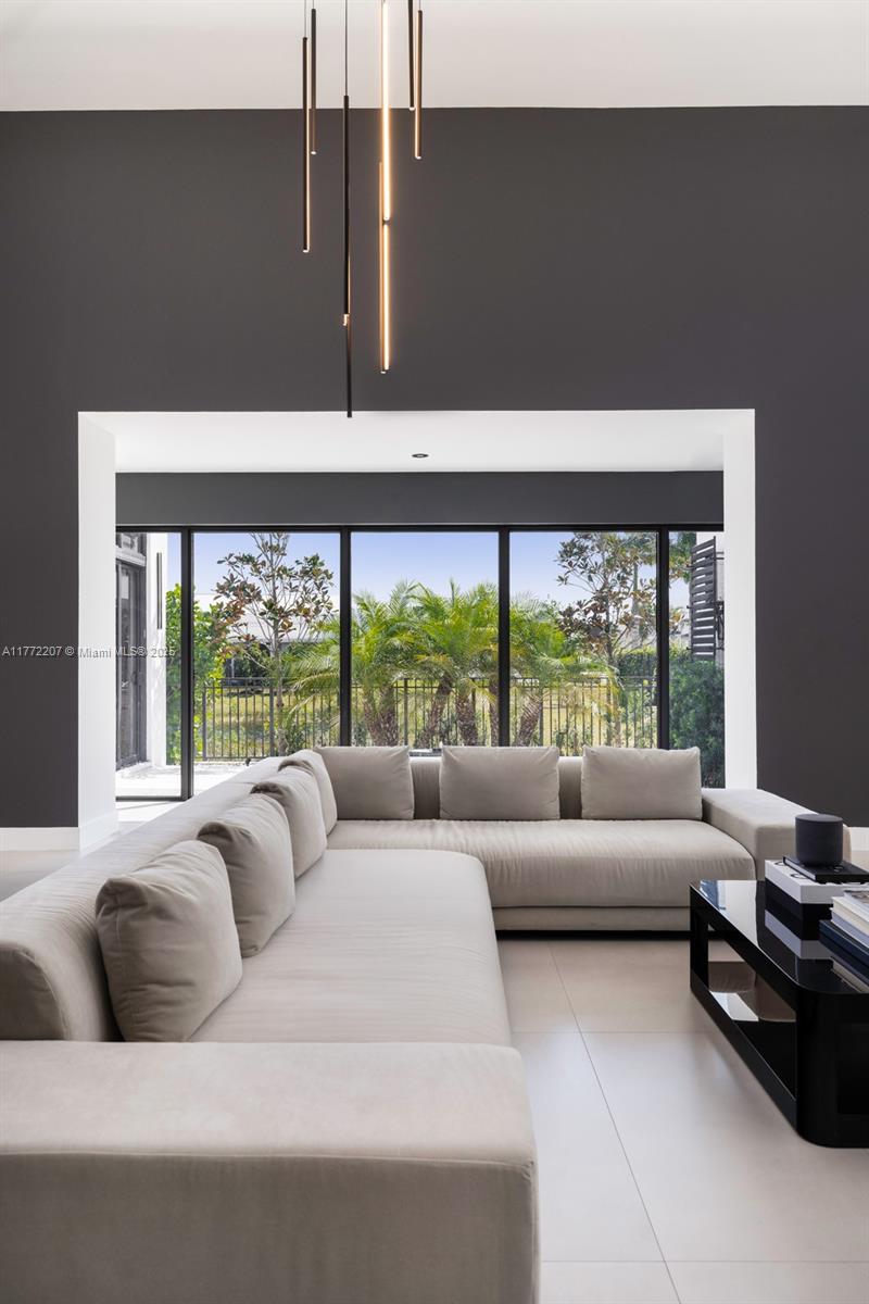 16649 N Botaniko Dr N