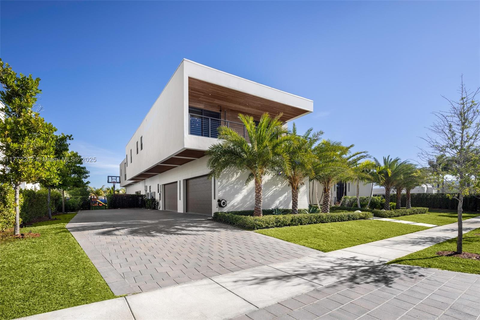 16649 N Botaniko Dr N