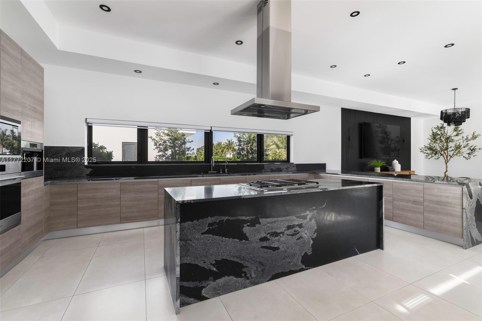 16649 N Botaniko Dr N